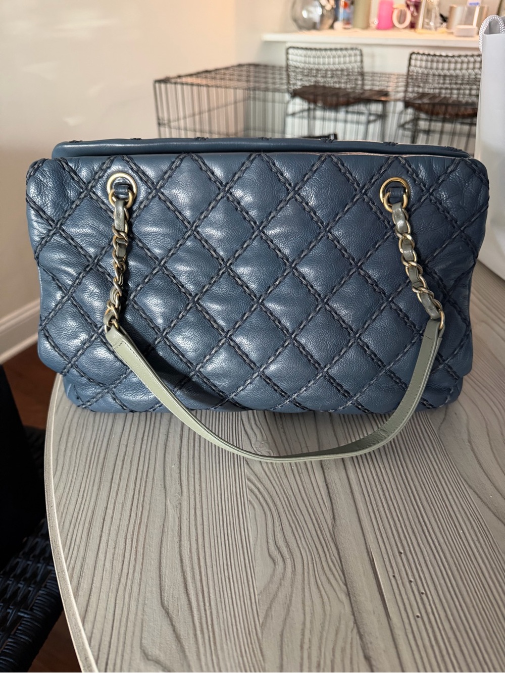 CHANEL Navy Paris-Dallas Chic Stitch Tote - Picture 15 of 16